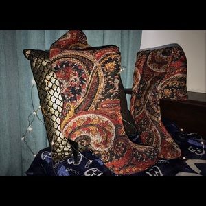 High heel colored boots